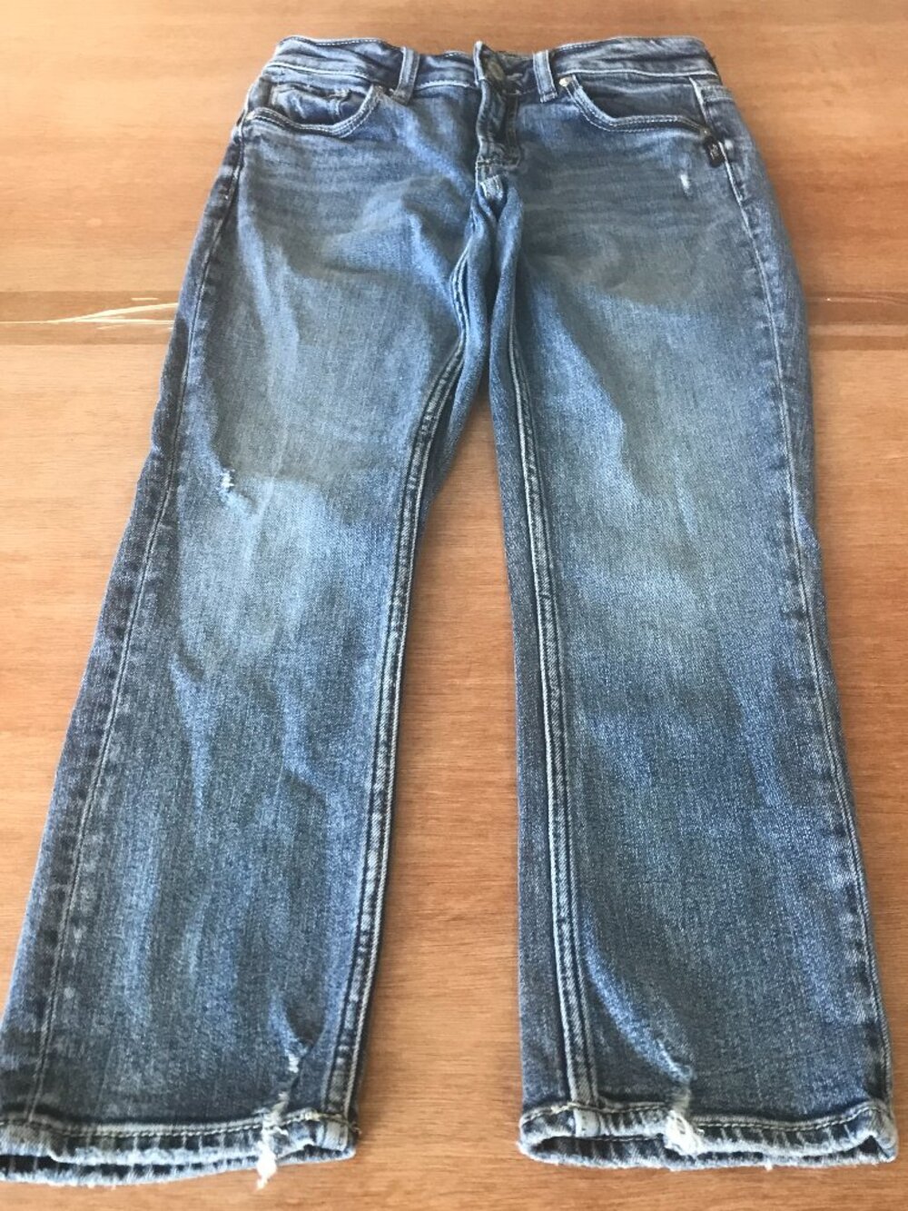 Silver Elyse Capri Jeans Women 25 Blue Mid Rise Distressed Medium Wash Sculpting